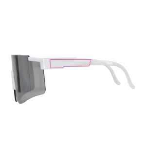 1 cm vanaf scharnier links