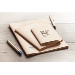 Gerecycled memoblok met logo en kartonnen kaft A6 Eco Stitched kleur beige sfeervolle hoofdweergave