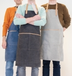 Hoogwaardige keukenschort bedrukken met logo Tavern Brown kleur grijs sfeer weergave 2