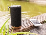 Promotionele ronde speaker van waterdicht materiaal EcoCork kleur zwart sfeer weergave