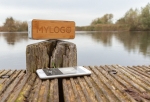 Speaker van aluminium, natuurlijk bamboe EcoFusion kleur bruin sfeer weergave 2