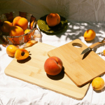 Bamboe keukenplank met gestanst gat in de hoek kleur naturel gedetailleerde weergave 2