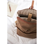Laptoprugzak van gerecycled polyester met gesp kleur lichtbruin sfeer weergave 4