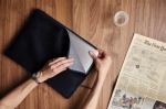 Elegante en hoogwaardige gevoerde laptophoes voor 16” Sophisticase kleur blauw sfeer weergave 2