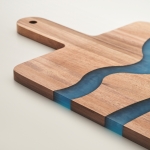 Serveerplank bedrukken van acaciahout met blauw epoxyharsdetail kleur hout foto bekijken vijfde weergave
