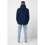 Softshell herenjas, casual fit, 300 g/m2 Iqoniq kleur marineblauw derde weergave met model