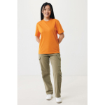 Unisex T-shirt van gerecycled katoen, slim fit, 160 g/m2 Iqoniq kleur oranje derde weergave met model