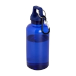 Transparante gerecyclede plastic fles met karabijnhaak 400ml kleur blauw
