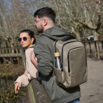 Waterdichte tweekleurige nylon gerecyclede laptoprugzak 15,6” kleur camel tweede sfeerweergave