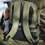 Waterdichte tweekleurige nylon gerecyclede laptoprugzak 15,6” kleur miliair groen sfeerweegave