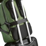 Waterdichte tweekleurige nylon gerecyclede laptoprugzak 15,6” kleur miliair groen gedetailleerde weergave