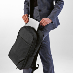 Rugzak van 300D RPET met voorritsvak 18L 15,6” kleur zwart sfeerweegave