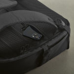 Urban rugzak van gerecycled plastic met trolleyband 17” kleur zwart vierde weergave