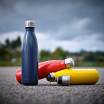 Gerecyclede roestvrij stalen fles met lekvrije dop 500ml kleur rood sfeerweegave
