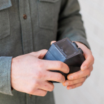 3-in-1-powerbank van 5.000 mAh met oordopjes en speaker van 5 W kleur zwart sfeerweegave
