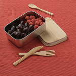 Lunchbox van gerecycled staal met bamboe deksel en bestek 490 ml kleur zilver sfeerweegave