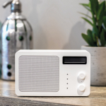 Draadloze luidspreker van gerecycled plastic met lcd-scherm 15 W kleur wit sfeerweegave