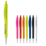 gekleurde plastic pen met metalen punt