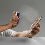 Sspray voor het schoonmaken van de telefoon met microvezeldoek kleur donkerblauw vijfde weergave