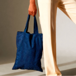 Fluwelen polyester tas met lange hengsels 240 g/m² kleur marineblauw gedetailleerde weergave