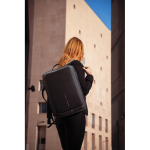 Anti-diefstal rugzak van RPET, omzetbaar tot een laptoptas, 16 inch kleur zwart sfeer weergave