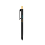 Balpen van gerecycled plastic met bamboe drukknop, blauwe inkt kleur zwart afbeelding met logo