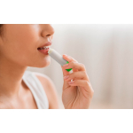 Vegan lippenbalsem met vanillegeur in een transparante verpakking luxe weergave