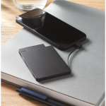 Magnetische powerbank met ingebouwde kabels 2.5000 mAh kleur zwart sfeervolle weergave