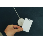 Ultradunne traceerkaart voor portemonnee met Find My kleur wit sfeer weergave