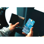 Portemonnee van polyester met tracker verbonden met Find My kleur zwart sfeer weergave