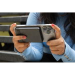 Magnetische bamboe powerbank met draadloos opladen 5.000 mAh kleur zwart sfeer weergave