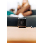 Speaker van gerecyclede materialen met ingebouwde microfoon kleur zwart sfeer weergave