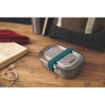 Lunchbox van roestvrij staal met bestek en band Black+Blum 1L kleur turkoois sfeer weergave