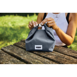 Milieuvriendelijke verzegelde tas voor jouw lunchbox Black+Blum 6,7L kleur grijs sfeer weergave