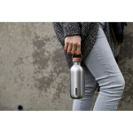 Waterfles van roestvrij staal met lekvrije sluiting Black+Blum 600ml kleur turkoois sfeer weergave 4