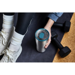 Thermosbeker van rvs met lekvrije sluiting Black+Blum 600ml kleur turkoois sfeer weergave 4