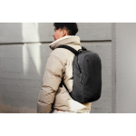 RPET-rugzak met 20L capaciteit voor laptop 16 inch Bellroy kleur zwart sfeer weergave 2
