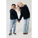 Kinderhoodie van gerecycled katoen 280 g/m² Iqoniq kleur zwart weergave met model