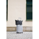 Weekendtas van gerecycled polyester met trolleyhoes kleur zwart sfeer weergave