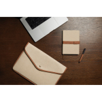 Laptophoes van gerecycled canvas met gekleurde randen 16 inch kleur beige sfeer weergave
