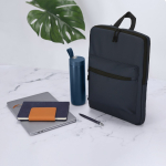 Zachte PU-laptoptas met voorvak, geschikt voor 15 inch laptops kleur marineblauw sfeerweergave