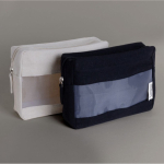 Toilettas van natuurlijk gerecycled canvas met net aan de voorkant eerste weergave