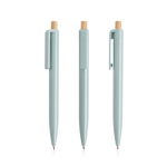 Pen van gerecycled plastic met bamboeknop, blauwe inkt kleur lichtblauw