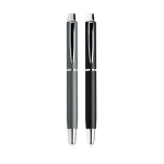 Elegante rollerpen van aluminium met zilveren details, blauwe inkt