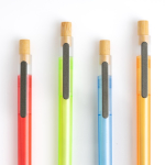 Pen van oceaanplastic met bamboeklikmechanisme, blauwe inkt