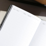 Blocnote van synthetisch leer met horizontale elastiek, A5 formaat