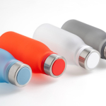 Matte fles van gerecycled plastic met karabijnhaak 350ml