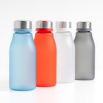 Matte fles van gerecycled plastic met karabijnhaak 350ml