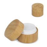 Lippenbalsem in cilindervormige bamboe houder