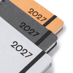 A5-agenda met ringband en omslag van gerecycled leer kleur bruin detailweergave 3